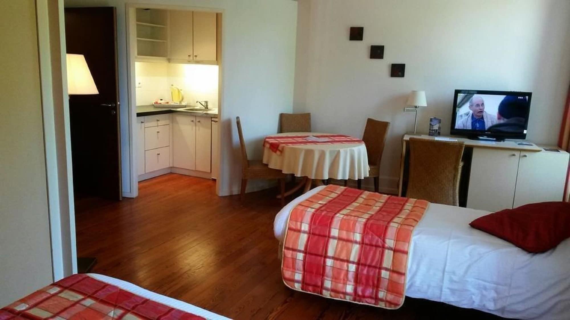 Hotel Cerise - Les Sources ليوكسيل لو بينز المظهر الخارجي الصورة
