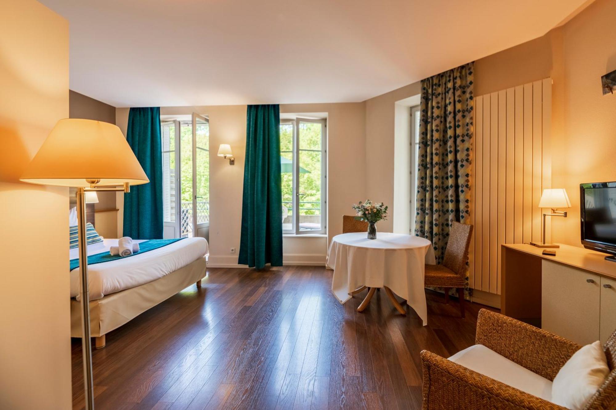 Hotel Cerise - Les Sources ليوكسيل لو بينز المظهر الخارجي الصورة